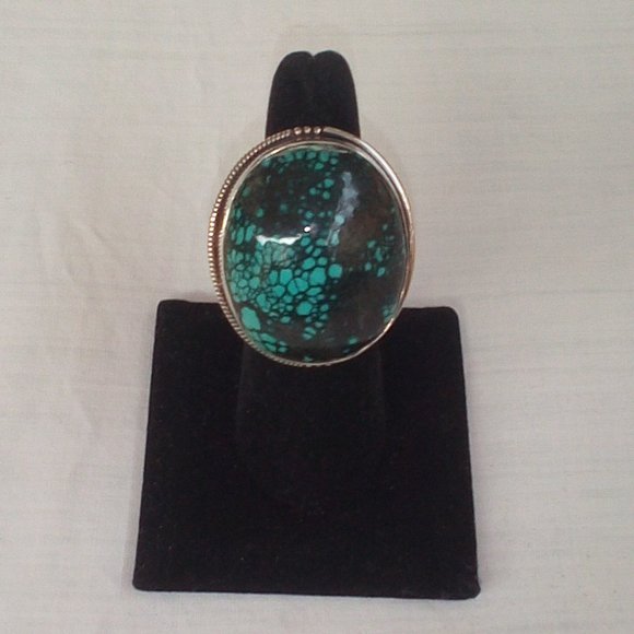 Sterling Silver Turquoise Oval Ring: Size (7) - Picture 7 of 12